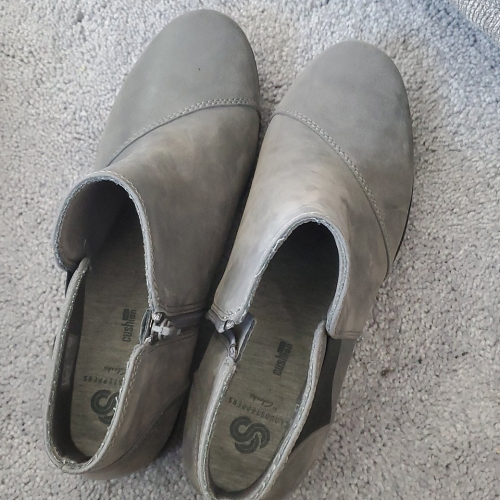 Clarks cloudsteppers 9 1/2 w cloud steppers grey